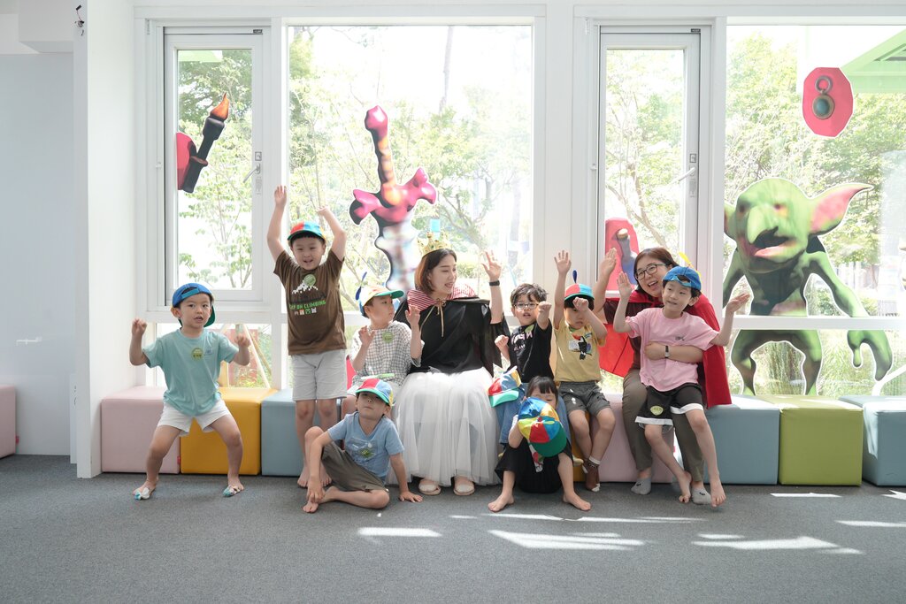 아테이너 교육 활동