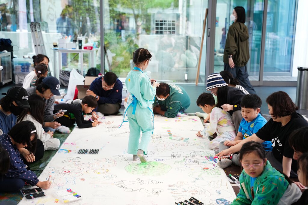 아테이너 교육 활동